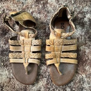 Women’s Roan Sandals size 9.5 Tan